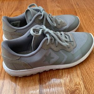 Converse Tennis Shoes